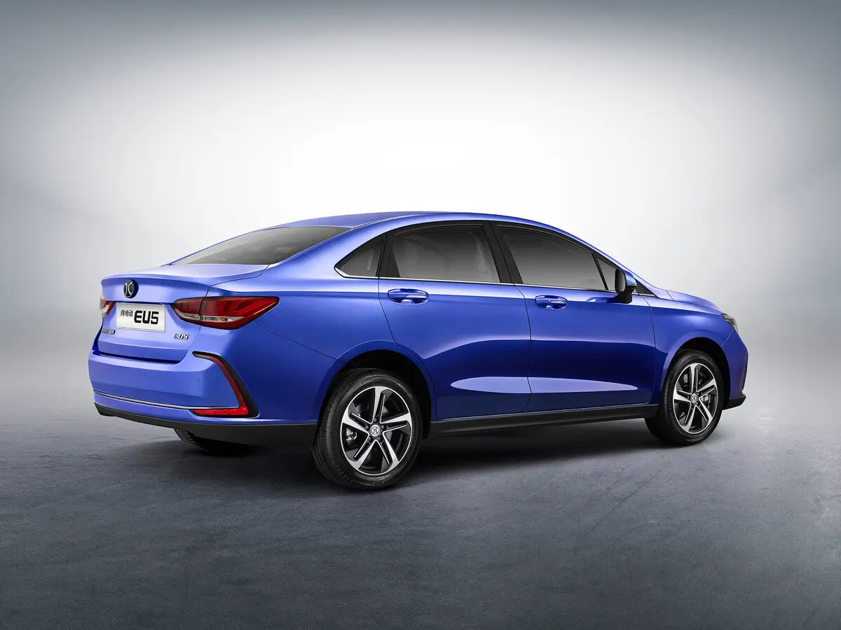 BAIC EU5 I Седан — photo 3