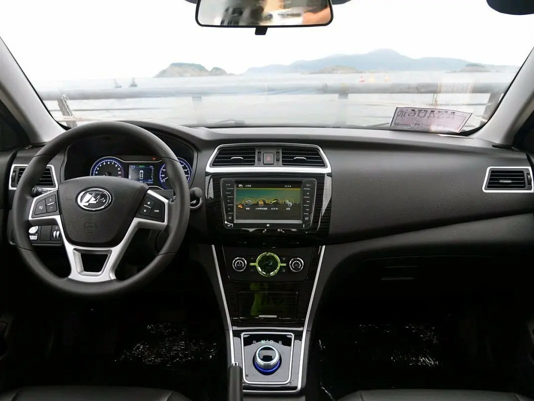 Lifan 650 EV 2018 – 2020 Седан — photo 5