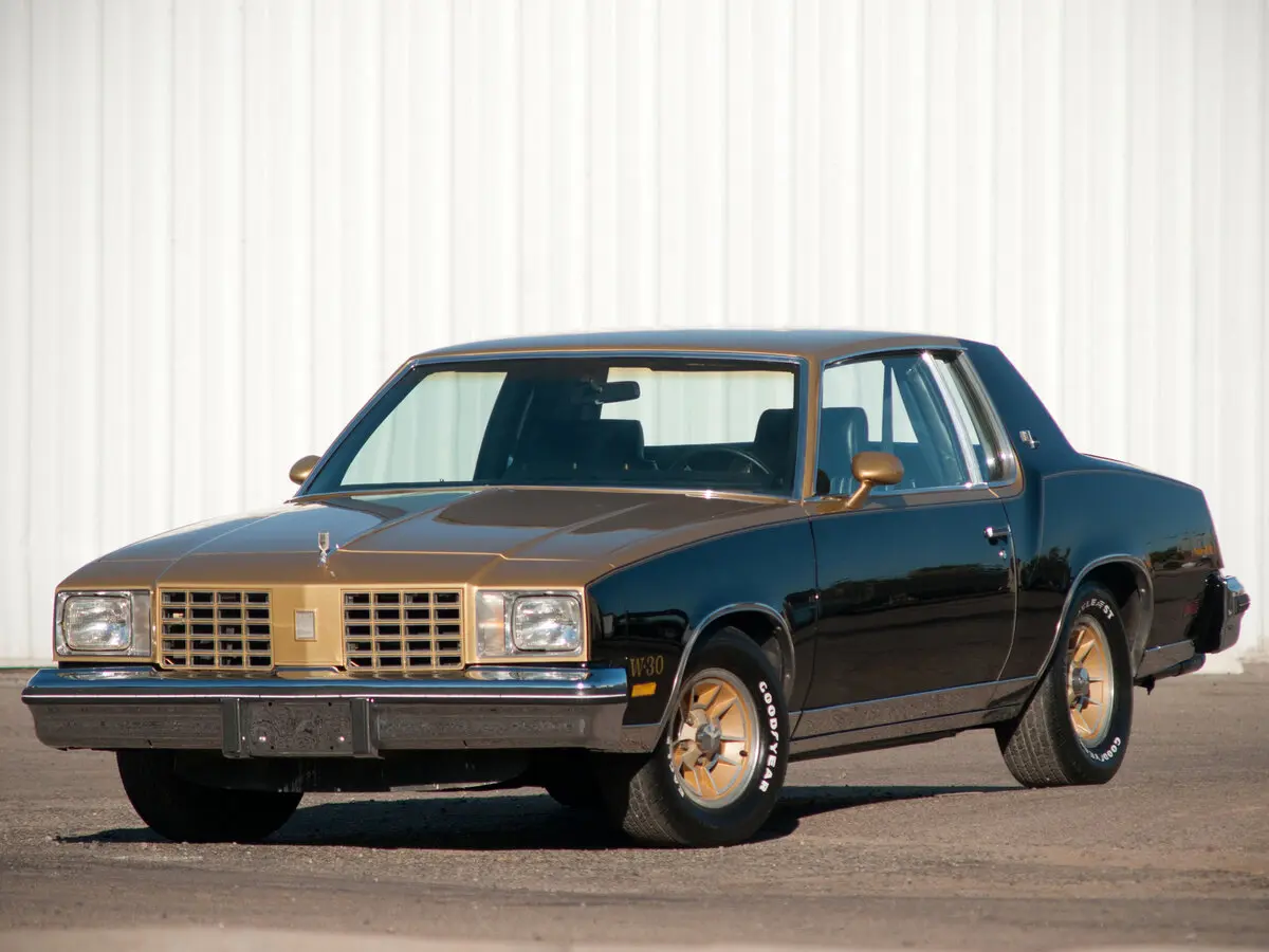 Oldsmobile Cutlass V Купе Calais