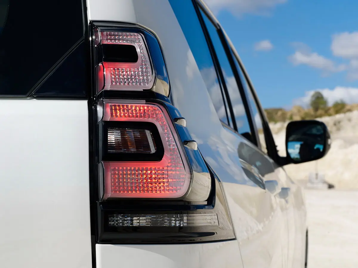 Toyota Land Cruiser Prado 150 Series Рестайлинг 3 Внедорожник 5 дв. — фото 15