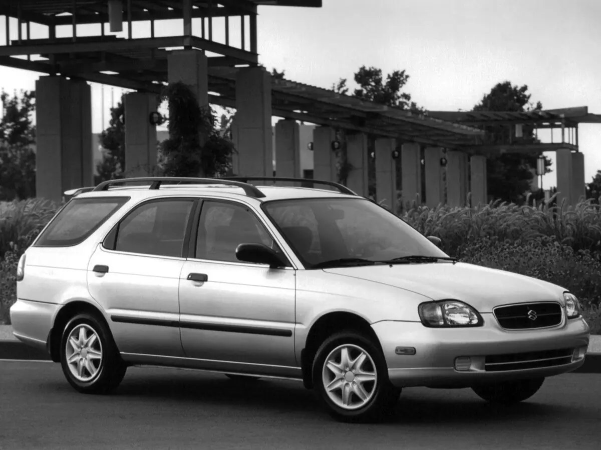 Suzuki Esteem 1995 – 2004 Универсал 5 дв.
