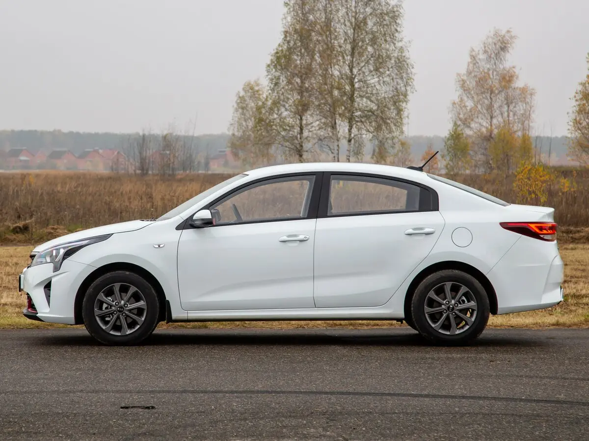 Kia Rio IV Рестайлинг Седан — фото 18