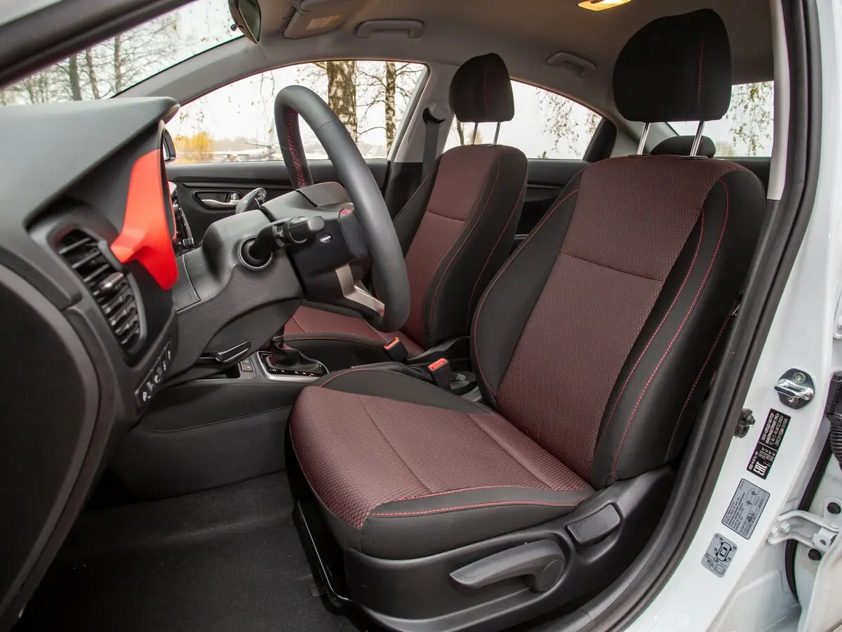 Kia Rio IV Рестайлинг Седан — фото 23