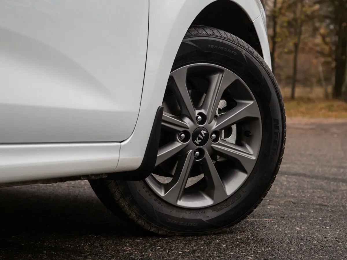 Kia Rio IV Рестайлинг Седан — фото 35