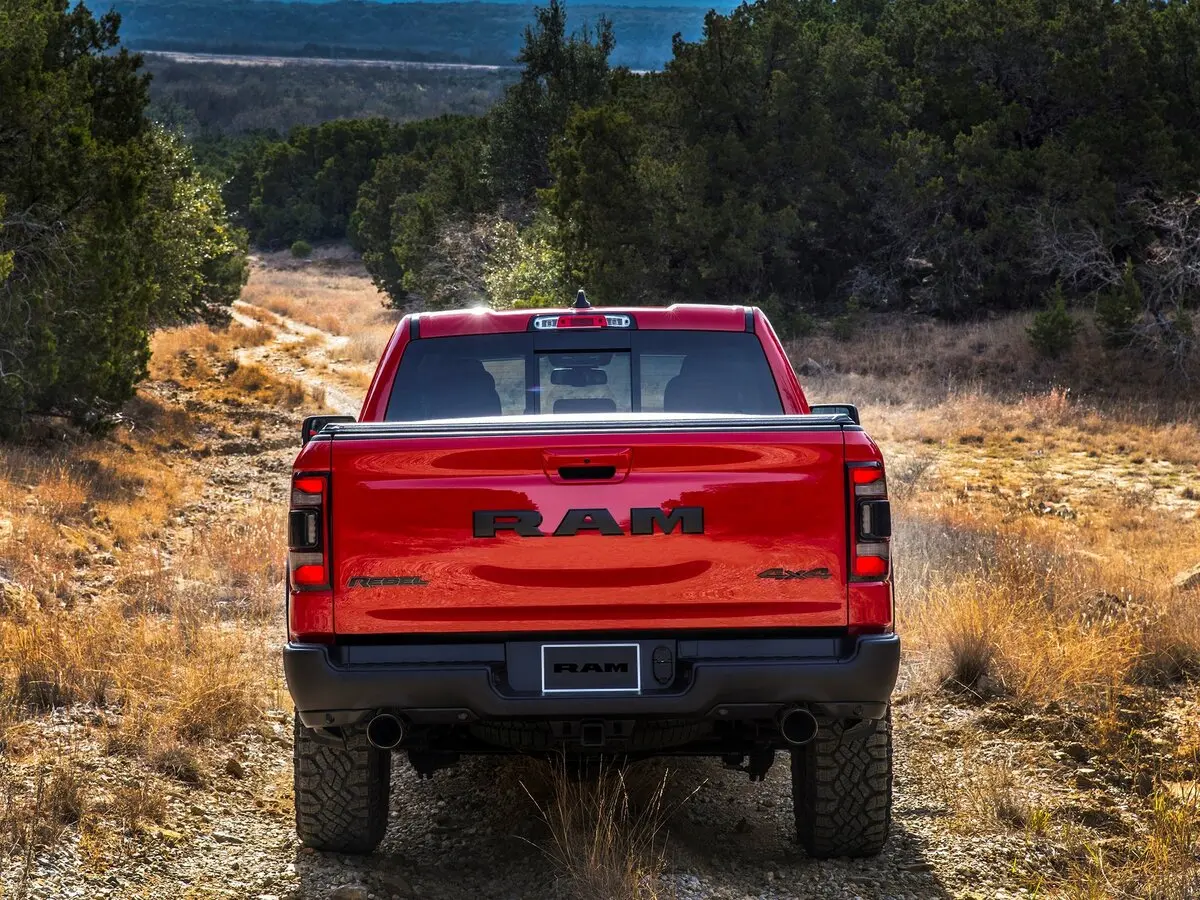 Ram 1500 V Пикап Двойная кабина Quad Cab — сүрөт 3
