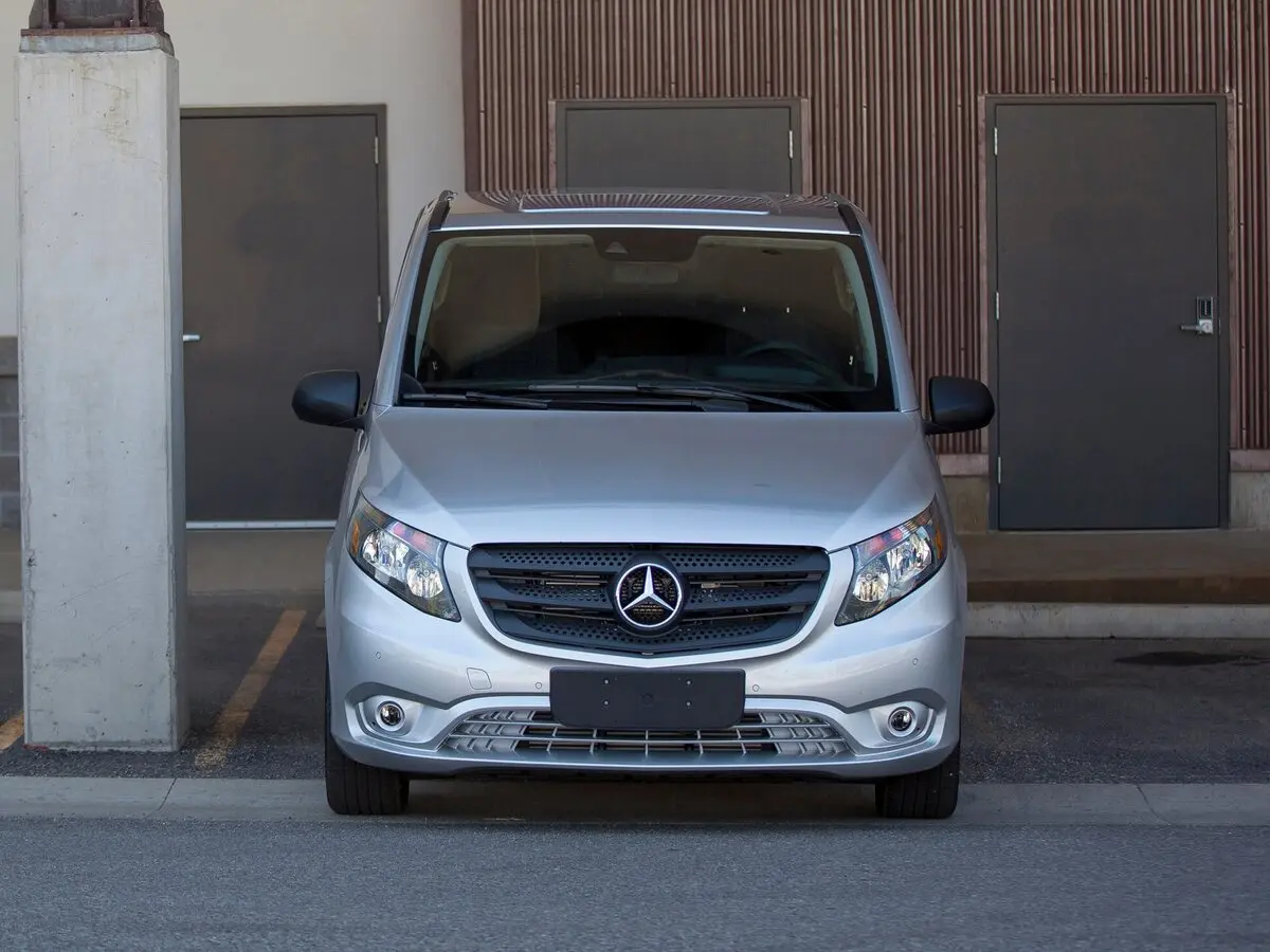 Mercedes-Benz Metris 2015 – 2023 Минивэн — photo 3