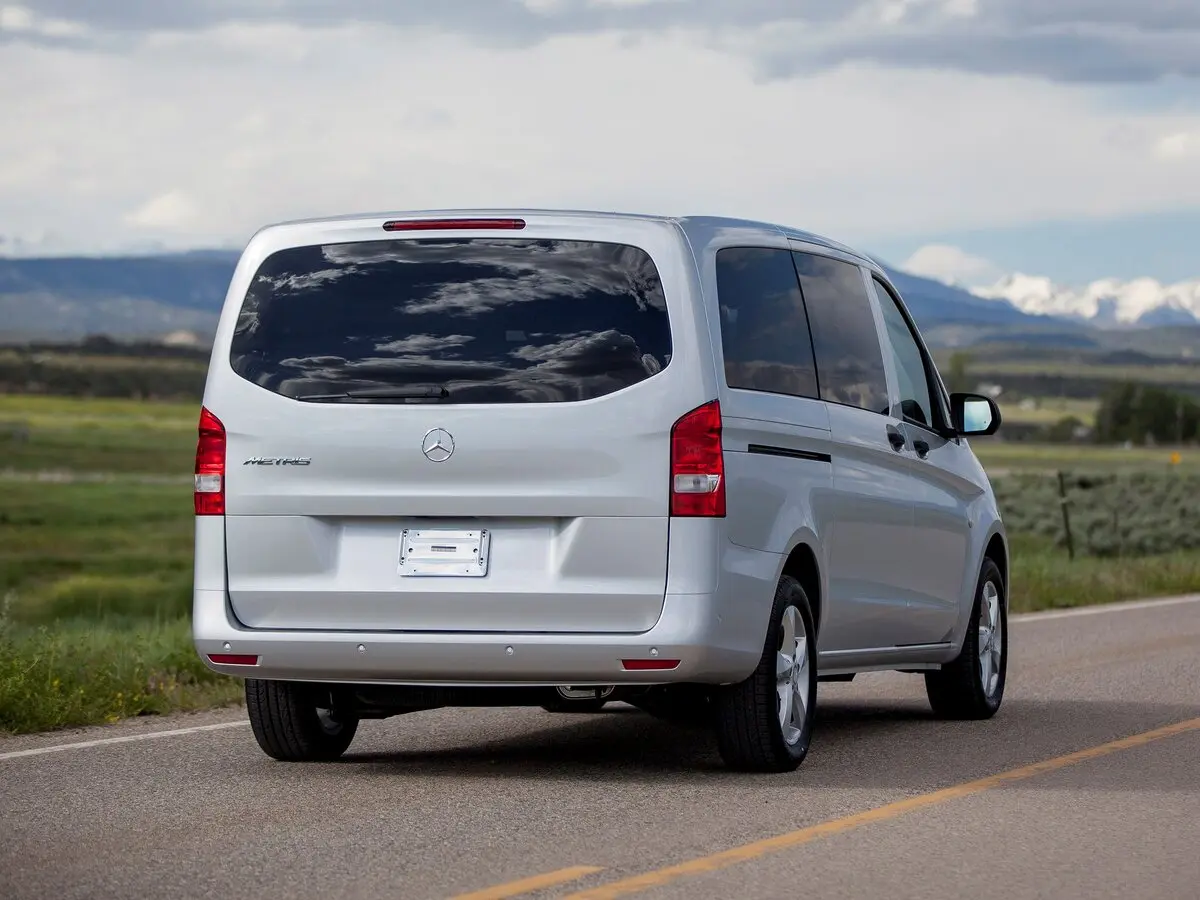 Mercedes-Benz Metris 2015 – 2023 Минивэн — photo 4