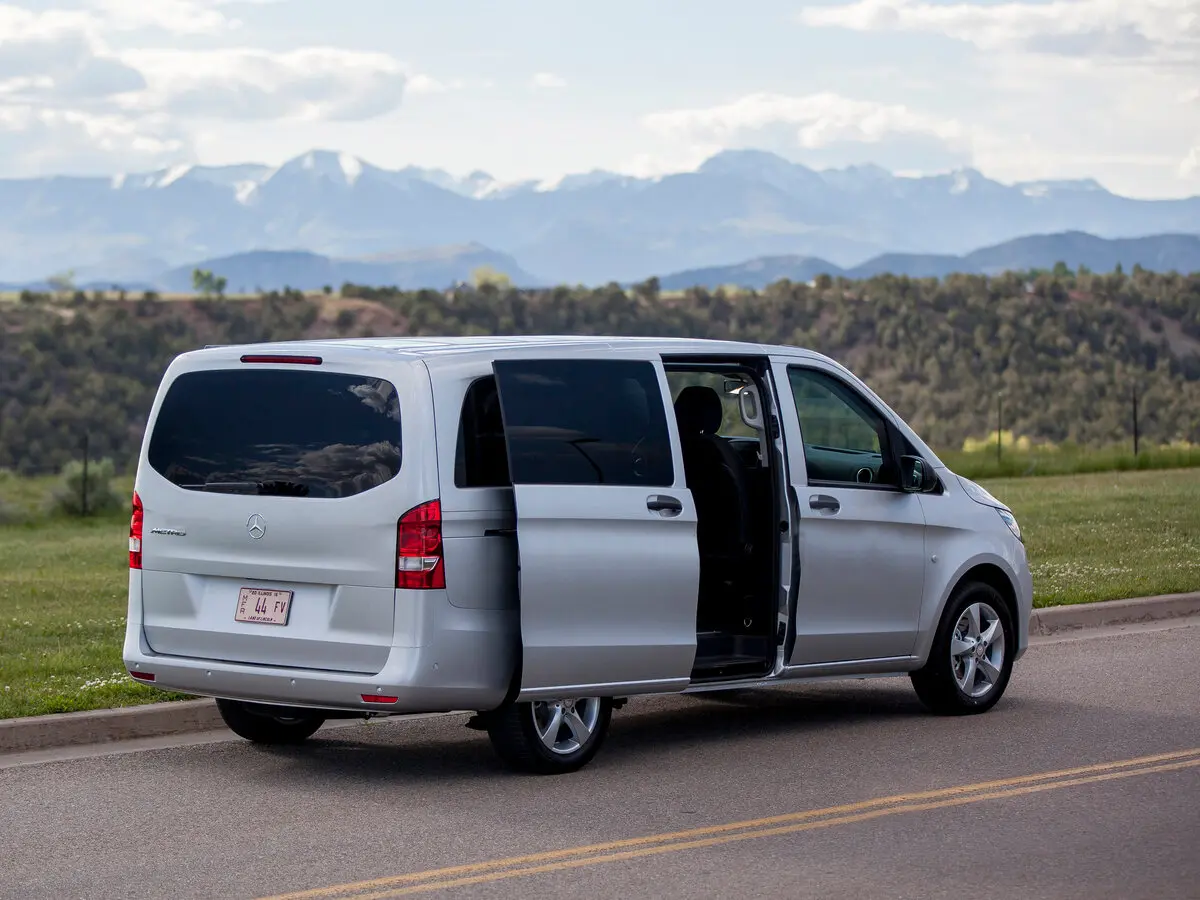 Mercedes-Benz Metris 2015 – 2023 Минивэн — photo 5