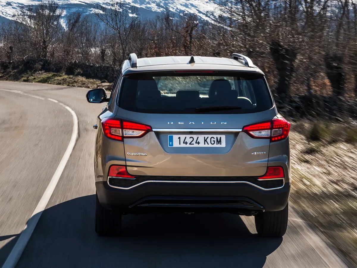SsangYong Rexton IV Внедорожник 5 дв. — фото 4