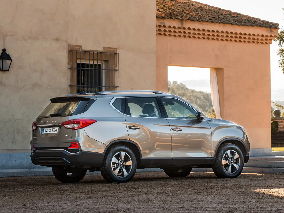 SsangYong Rexton IV Внедорожник 5 дв. — фото 5