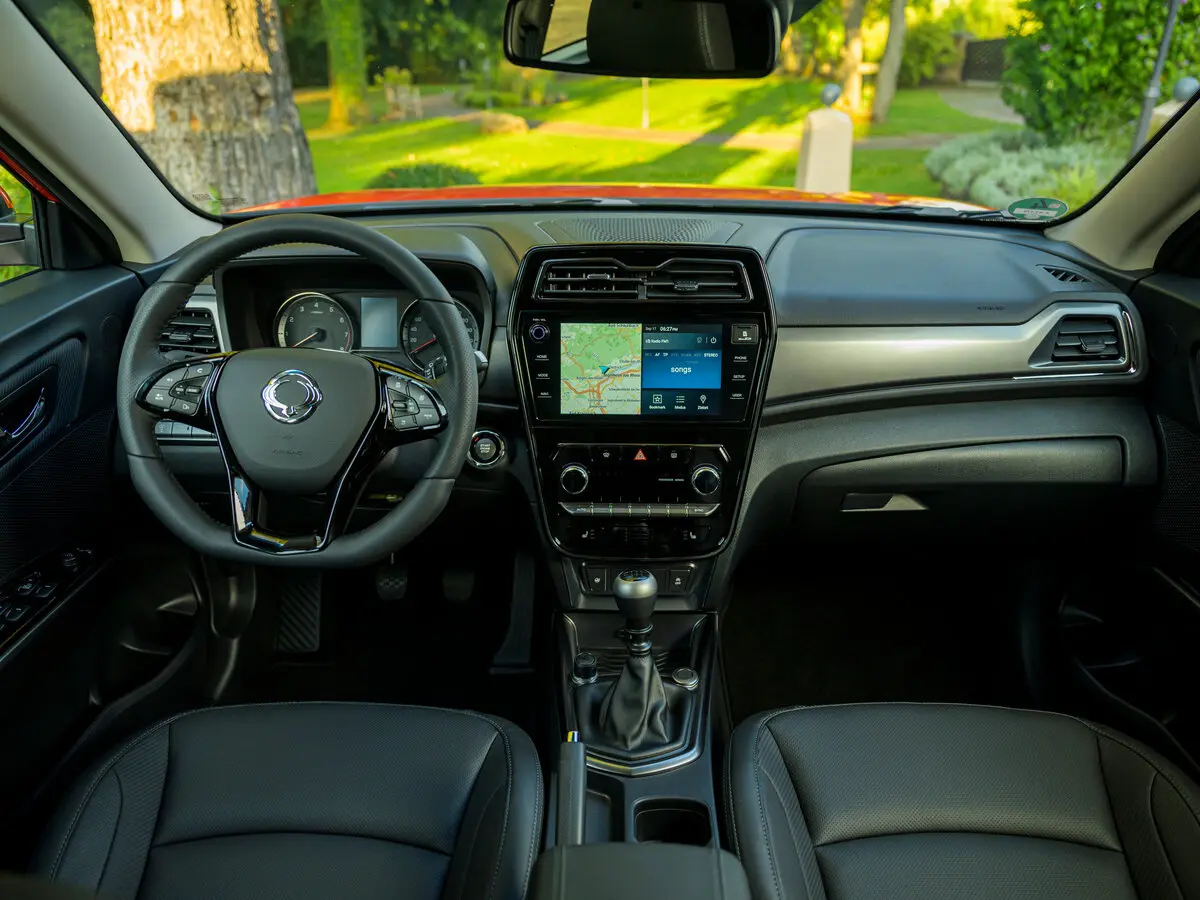 SsangYong Tivoli I Рестайлинг Внедорожник 5 дв. — фото 6