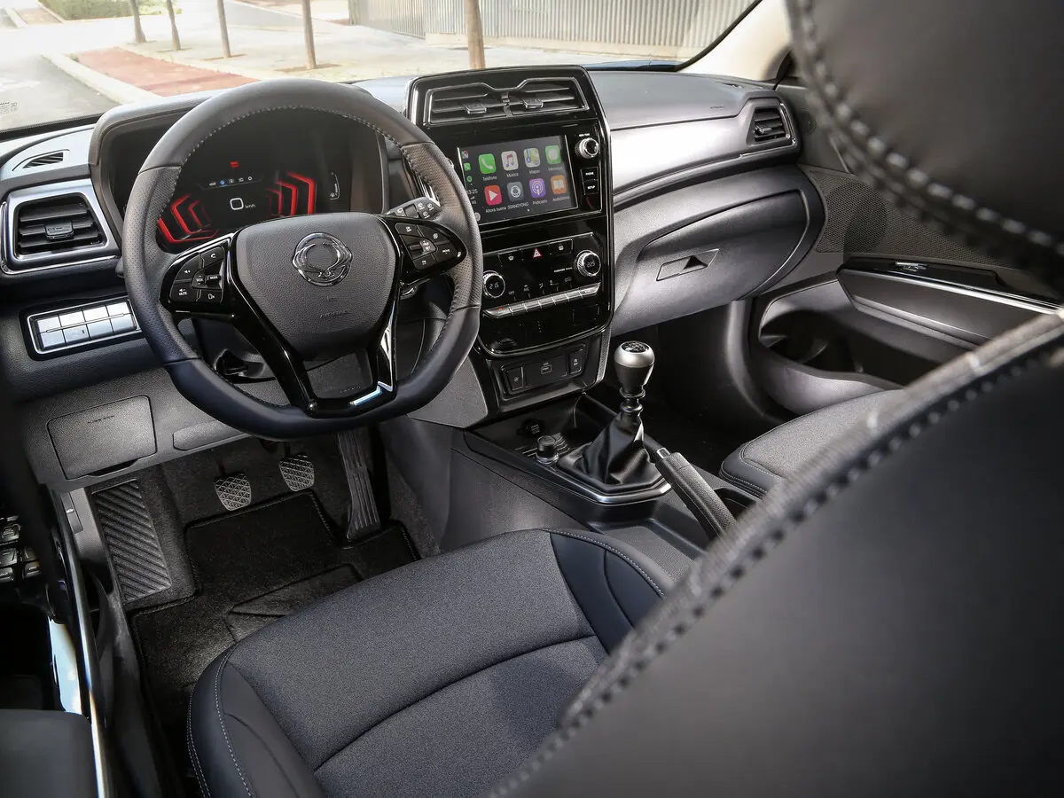 SsangYong Tivoli I Рестайлинг Внедорожник 5 дв. — фото 8