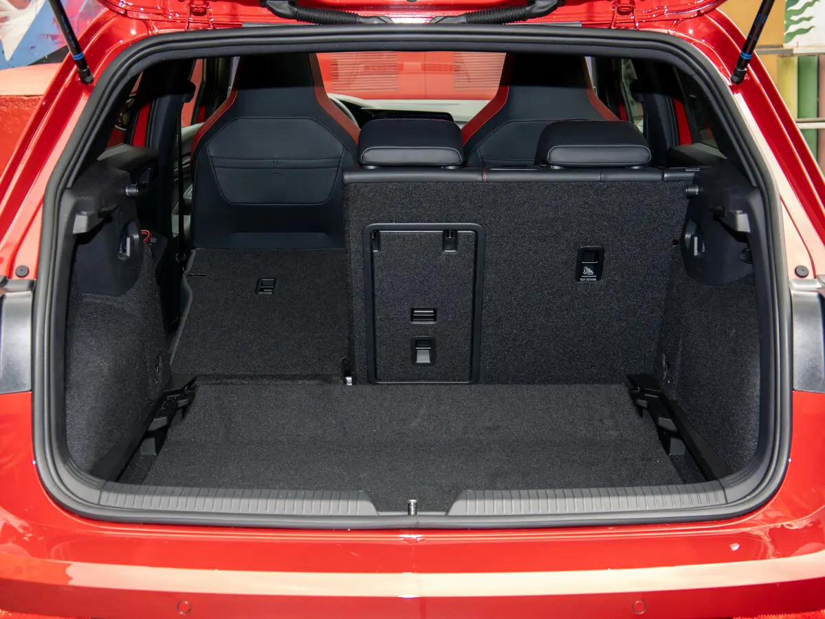 Volkswagen Golf GTI VIII Хэтчбек 5 дв. — сүрөт 27