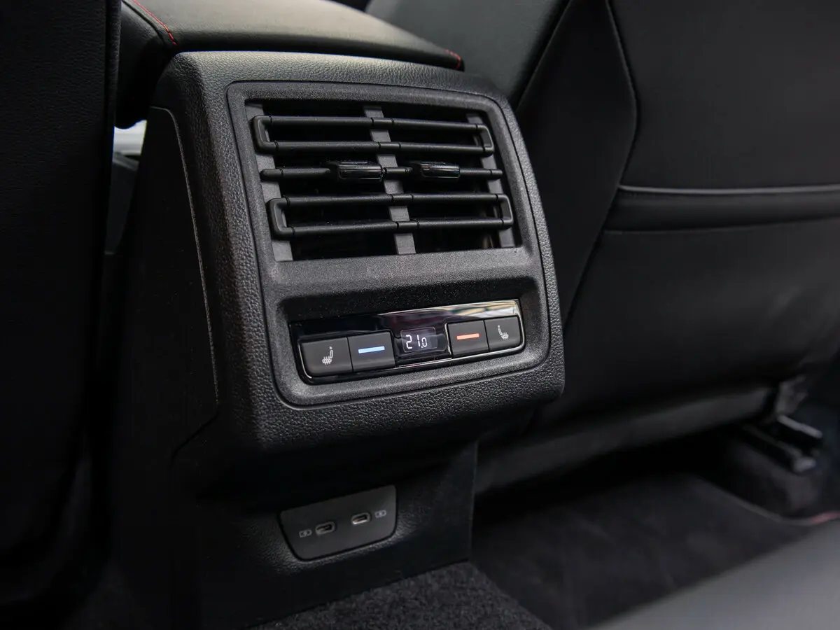 Volkswagen Golf GTI VIII Хэтчбек 5 дв. — сүрөт 31