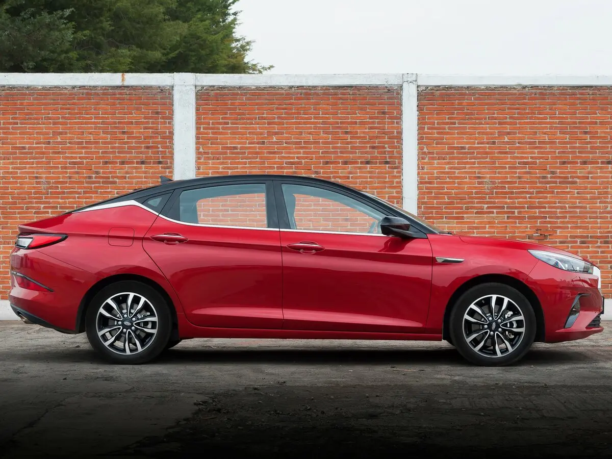 JAC J7 I Лифтбек — 照片 2