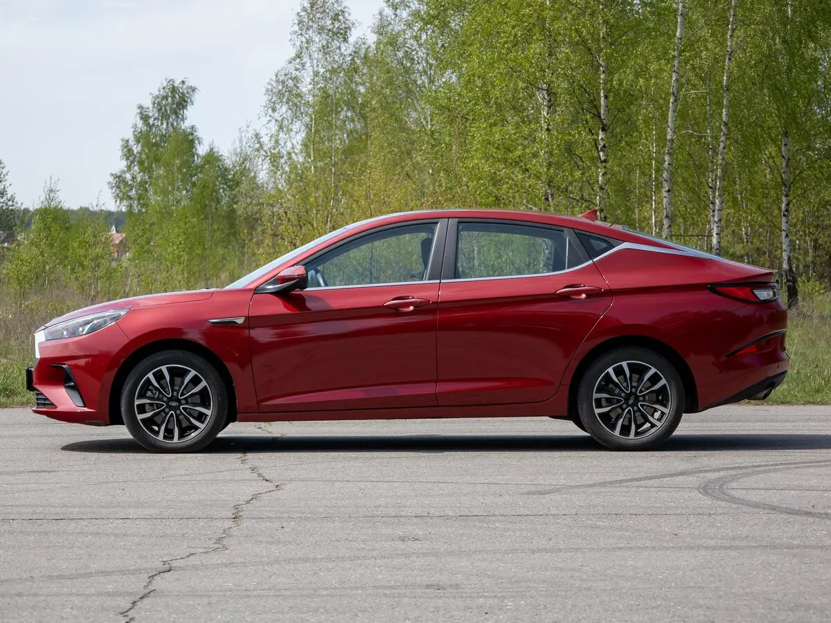 JAC J7 I Лифтбек — 照片 16