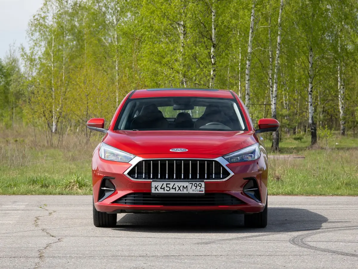 JAC J7 I Лифтбек — 照片 17