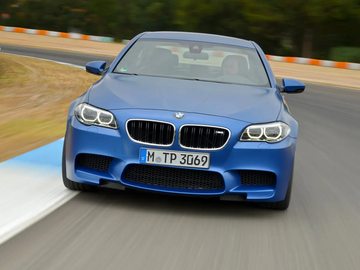 BMW M5 V (F10) Рестайлинг Седан — сүрөт 3