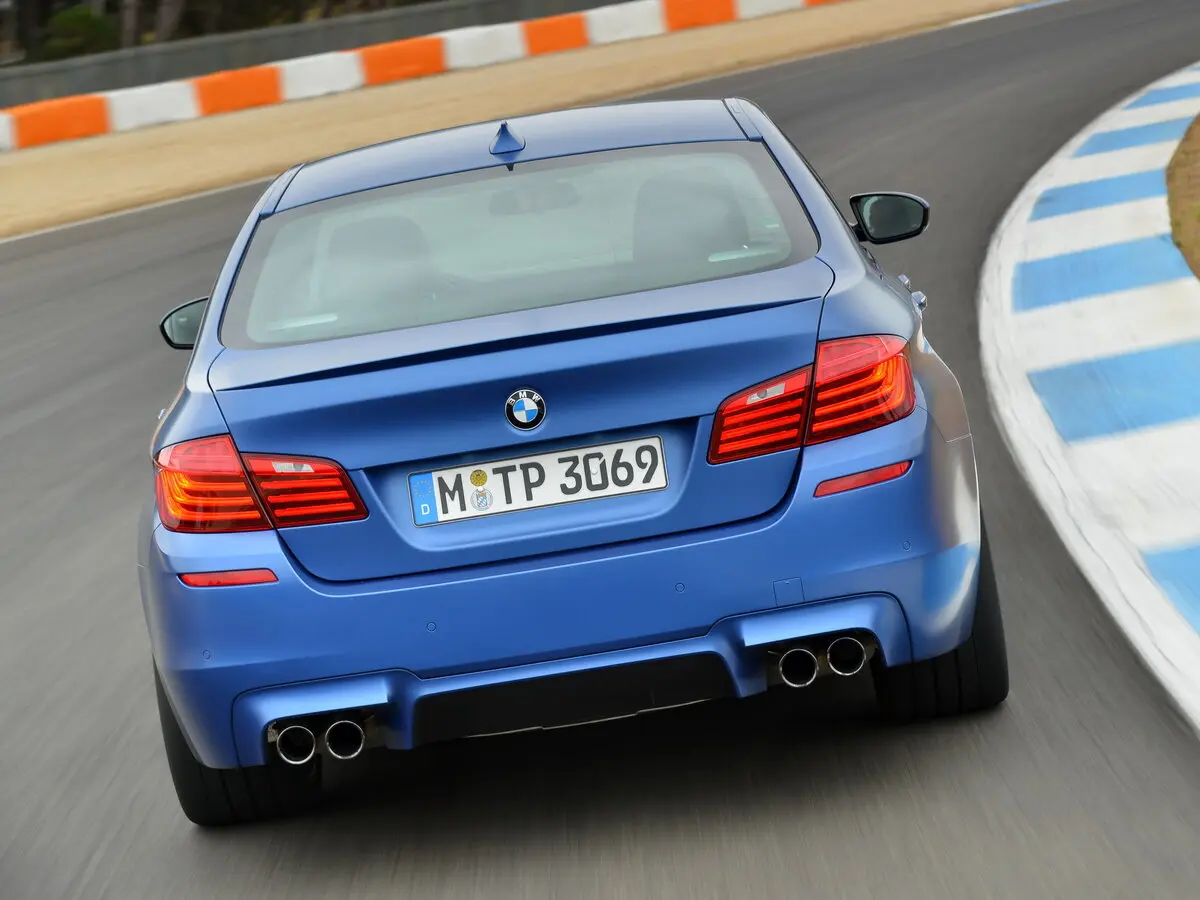 BMW M5 V (F10) Рестайлинг Седан — сүрөт 4