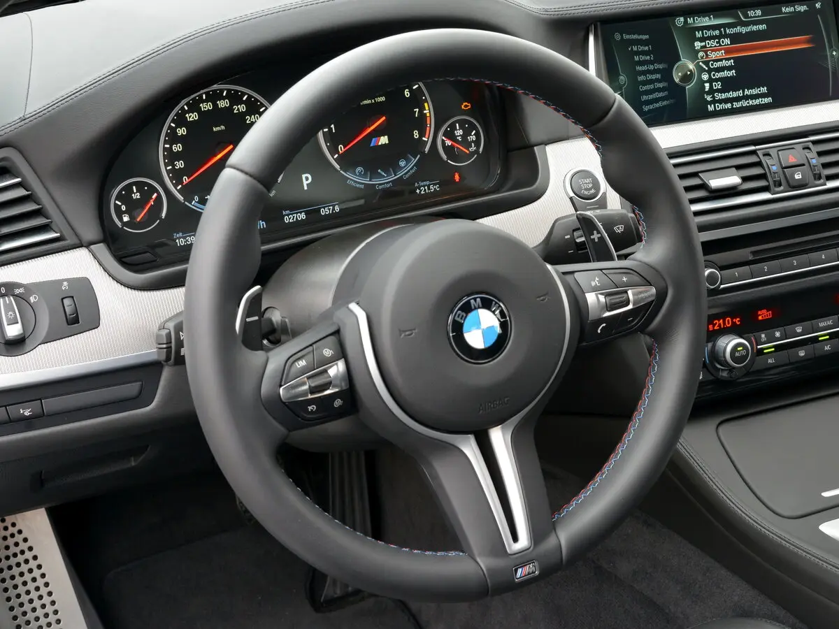 BMW M5 V (F10) Рестайлинг Седан — сүрөт 8