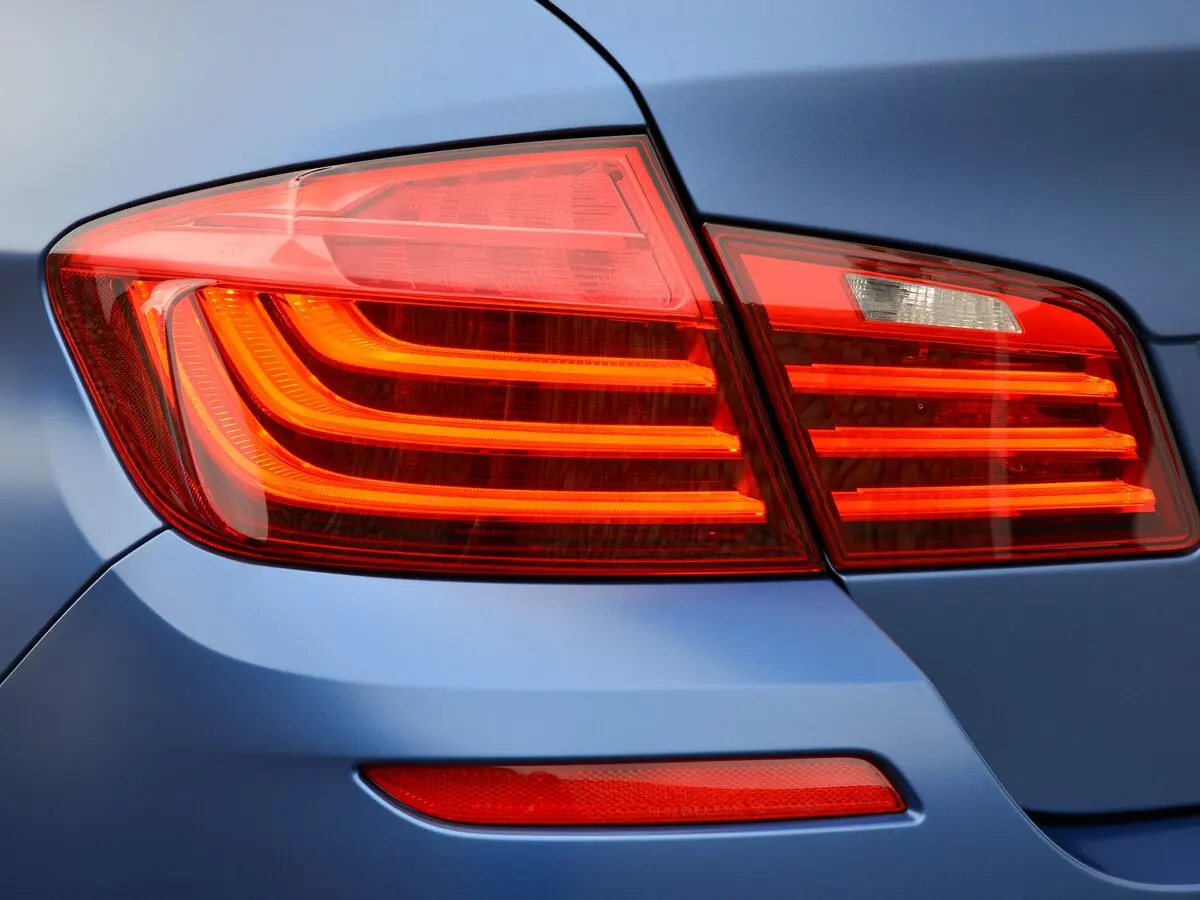 BMW M5 V (F10) Рестайлинг Седан — сүрөт 12