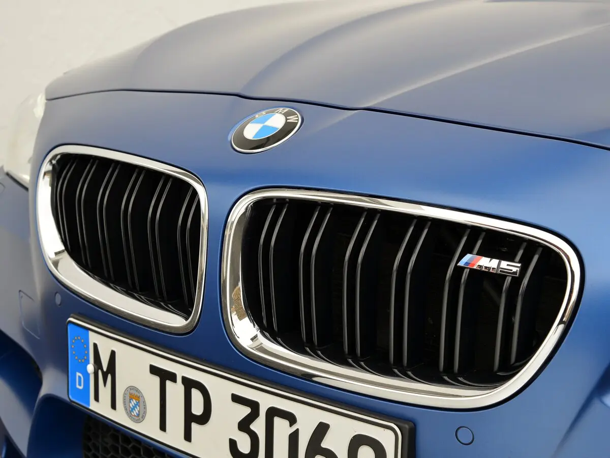 BMW M5 V (F10) Рестайлинг Седан — сүрөт 14