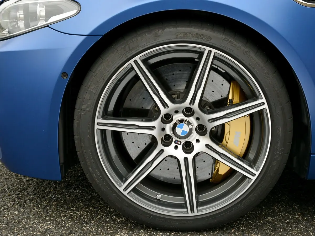 BMW M5 V (F10) Рестайлинг Седан — сүрөт 15