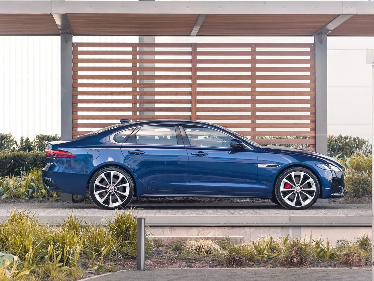 Jaguar XF II Рестайлинг Седан — сүрөт 2