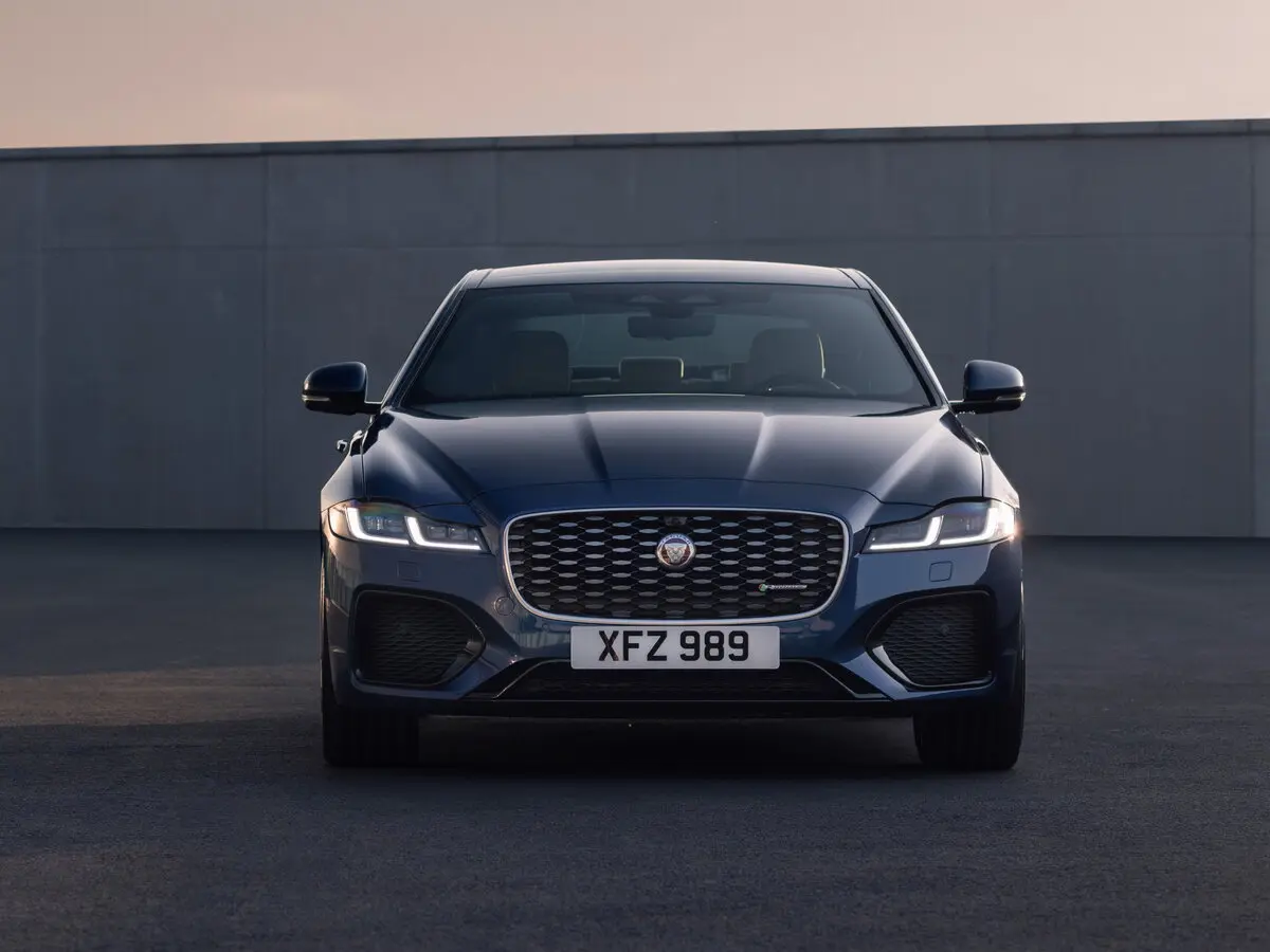 Jaguar XF II Рестайлинг Седан — сүрөт 3