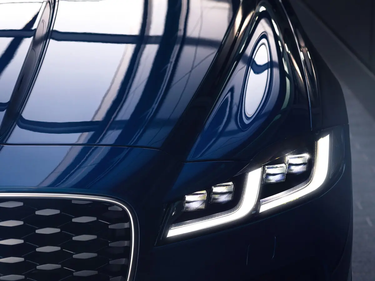 Jaguar XF II Рестайлинг Седан — сүрөт 11