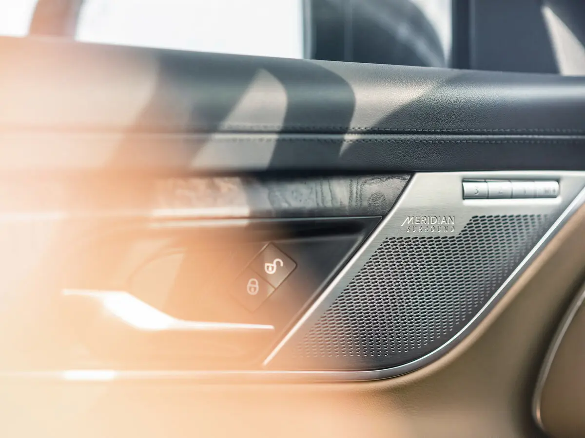 Jaguar XF II Рестайлинг Седан — сүрөт 14