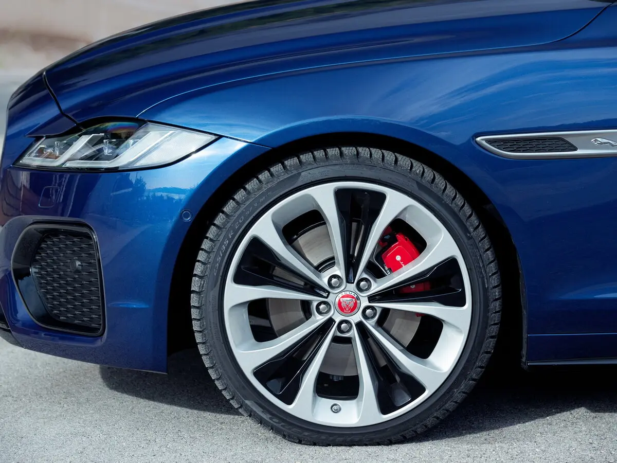 Jaguar XF II Рестайлинг Седан — сүрөт 15