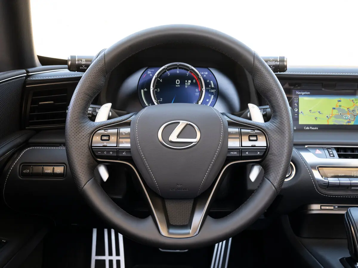 Lexus LC I Кабриолет — 照片 9
