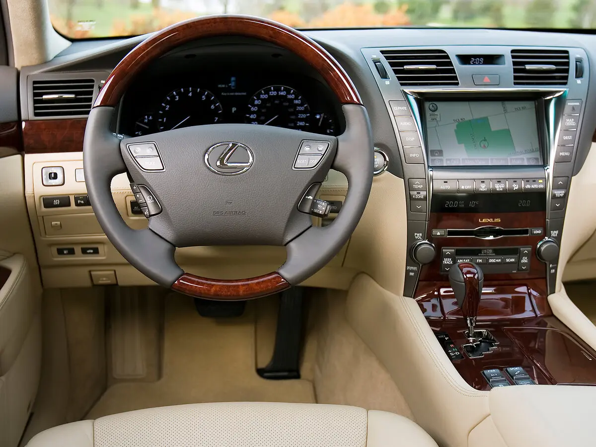 Lexus LS IV Седан Long — фото 6