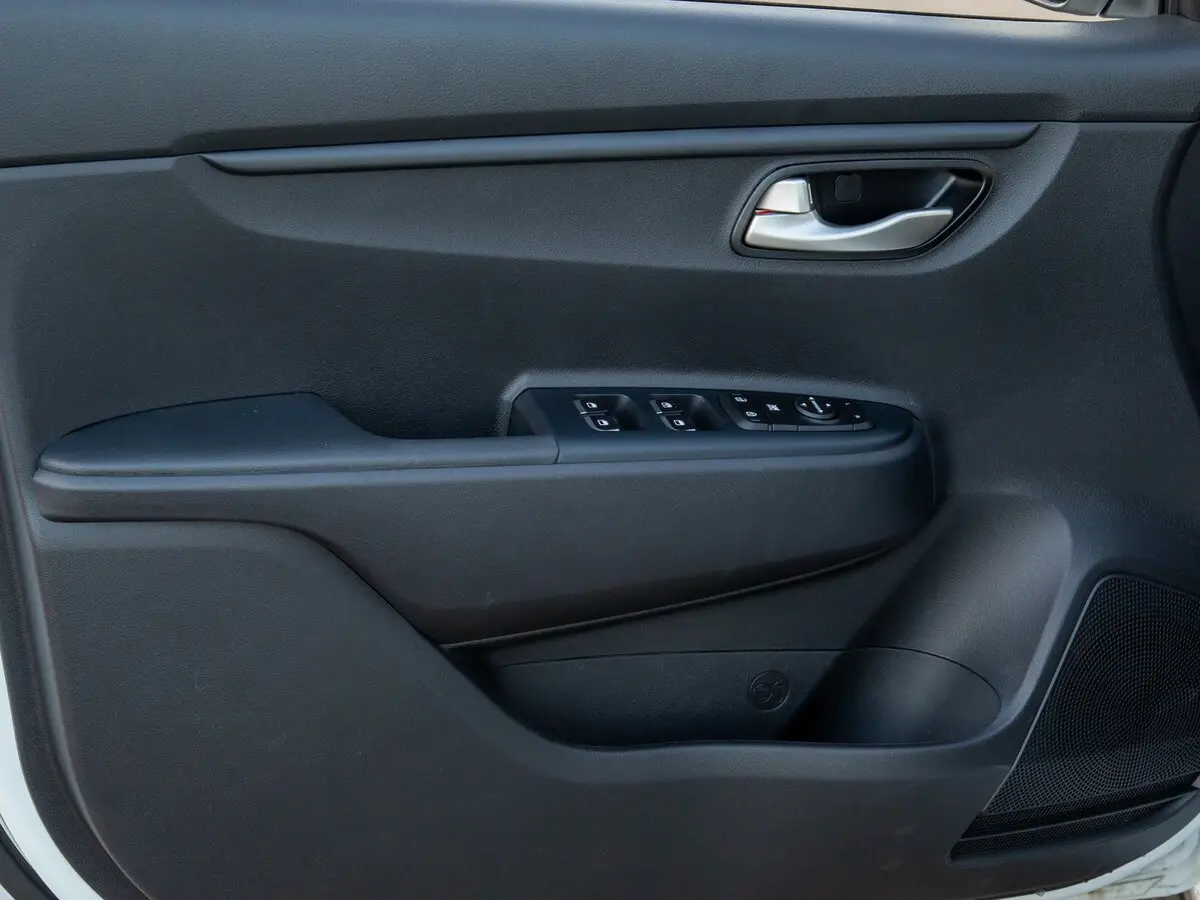 Kia Rio IV Рестайлинг Хэтчбек 5 дв. X — фото 26