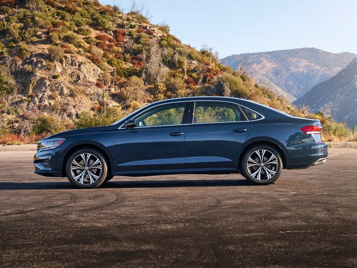 Volkswagen Passat (North America and China) II (NA Market) Седан — сүрөт 2