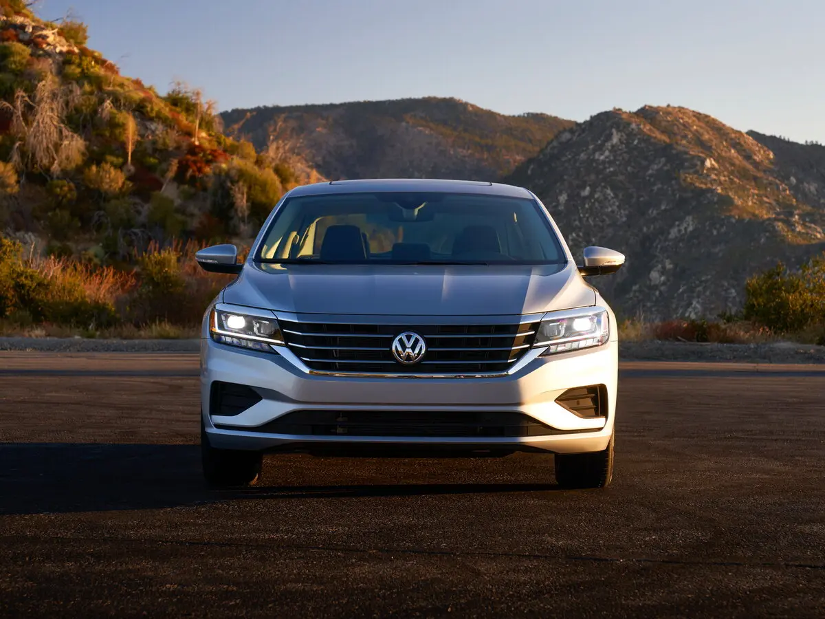 Volkswagen Passat (North America and China) II (NA Market) Седан — сүрөт 3