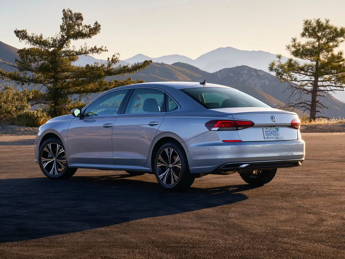 Volkswagen Passat (North America and China) II (NA Market) Седан — сүрөт 5