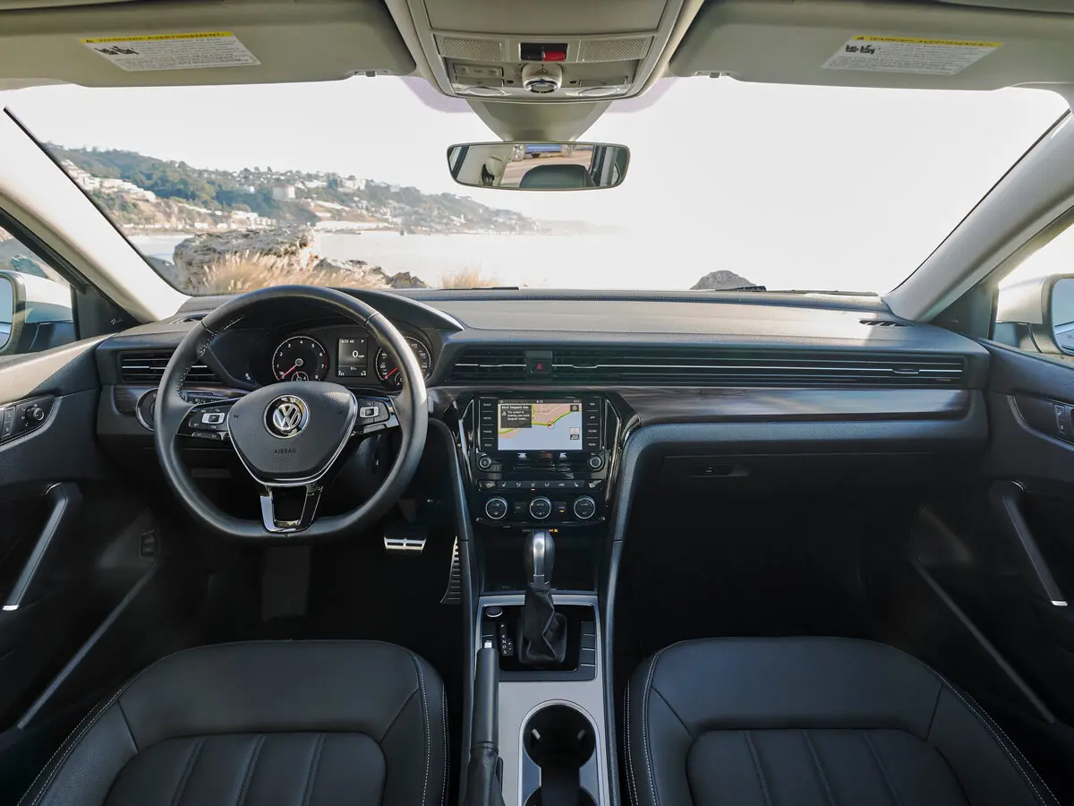 Volkswagen Passat (North America and China) II (NA Market) Седан — сүрөт 6