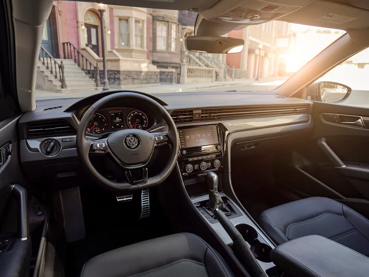 Volkswagen Passat (North America and China) II (NA Market) Седан — сүрөт 7