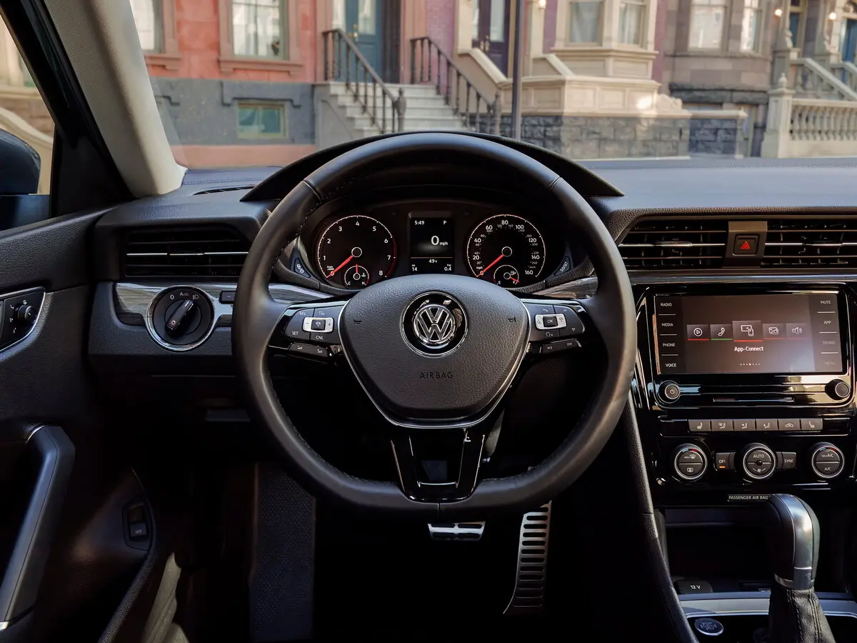 Volkswagen Passat (North America and China) II (NA Market) Седан — сүрөт 8