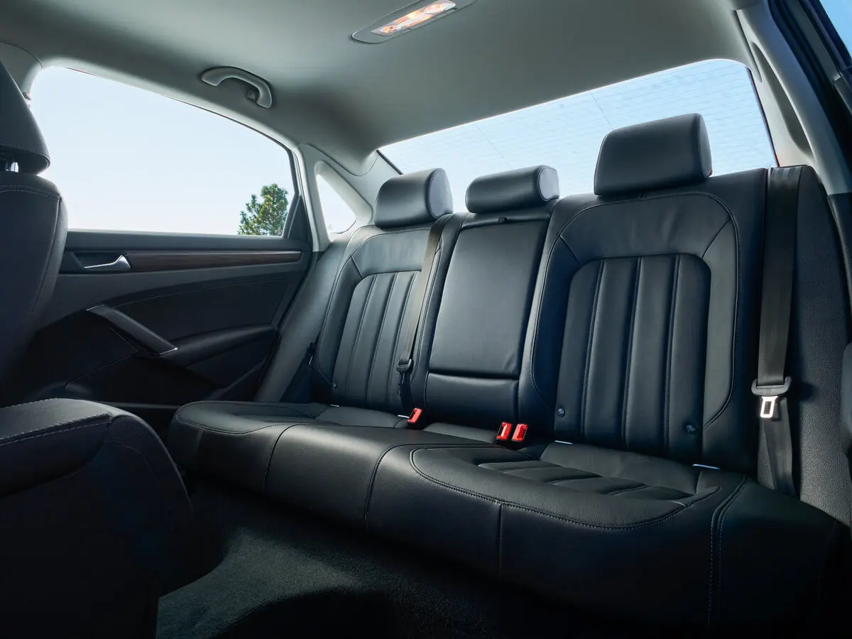Volkswagen Passat (North America and China) II (NA Market) Седан — сүрөт 9