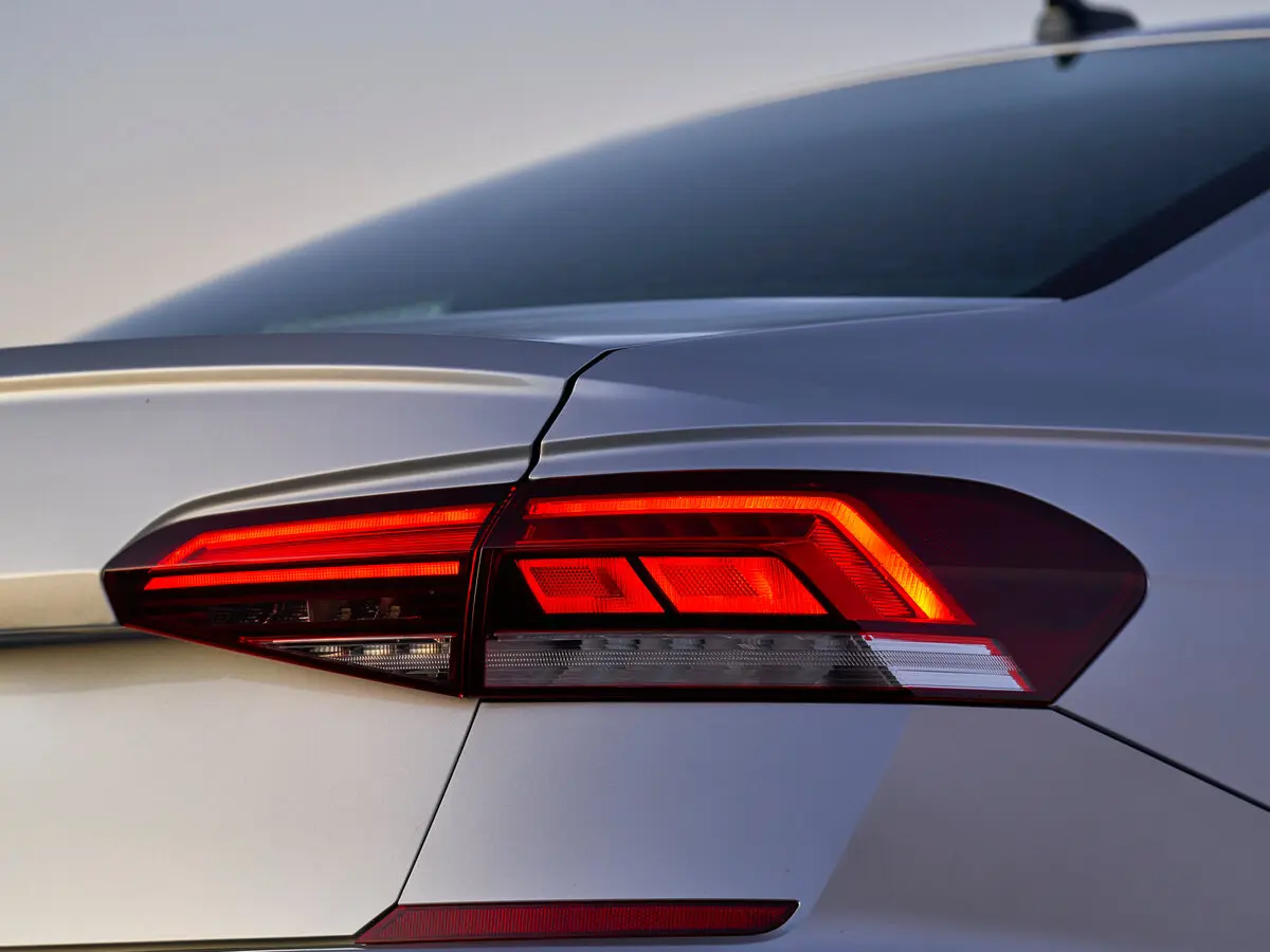 Volkswagen Passat (North America and China) II (NA Market) Седан — сүрөт 12