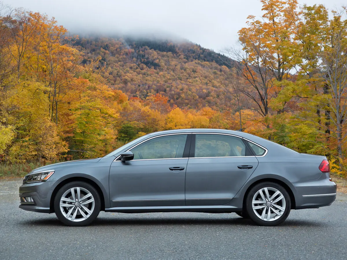 Volkswagen Passat (North America and China) I Рестайлинг Седан — сүрөт 2