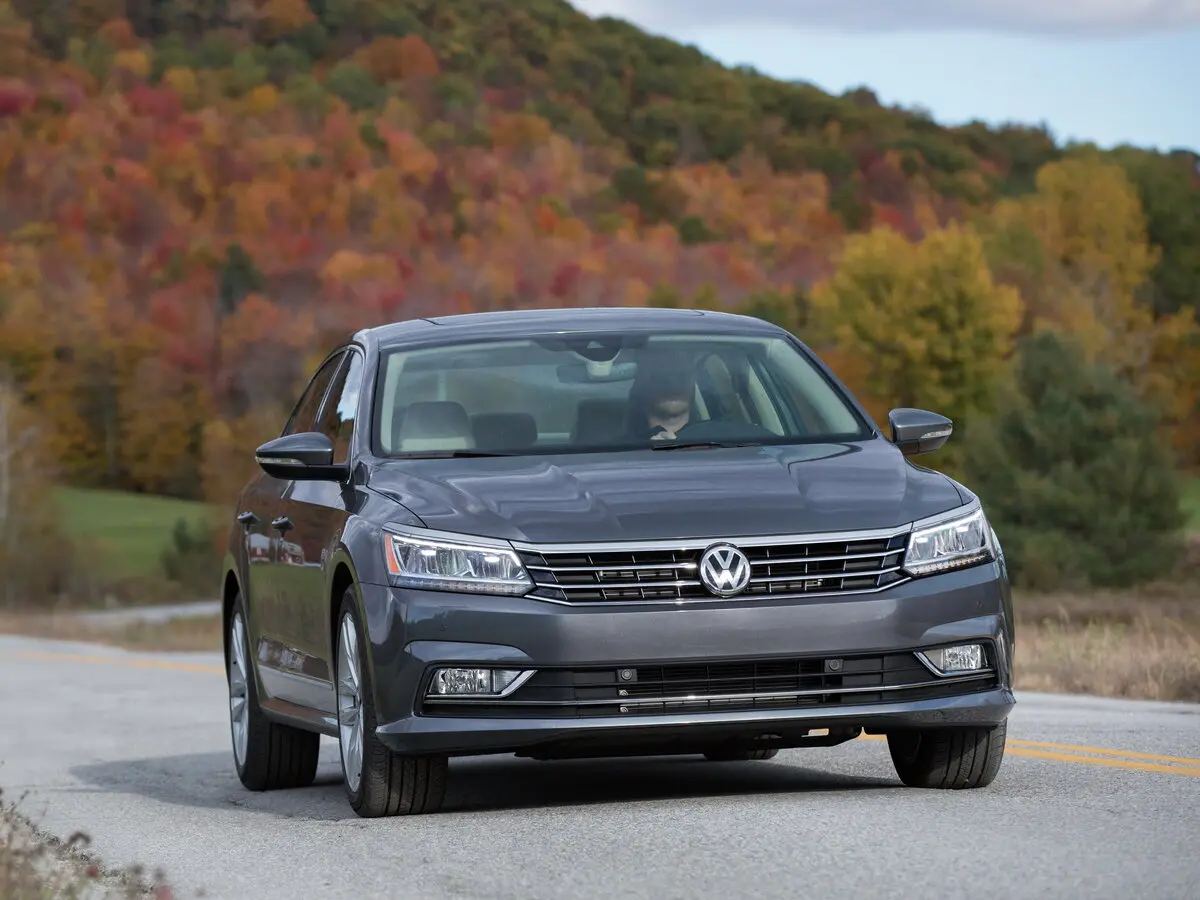 Volkswagen Passat (North America and China) I Рестайлинг Седан — сүрөт 3