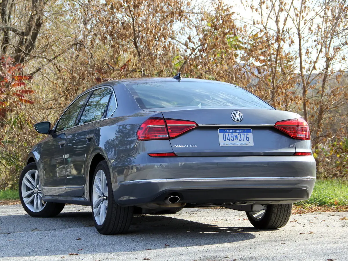 Volkswagen Passat (North America and China) I Рестайлинг Седан — сүрөт 4