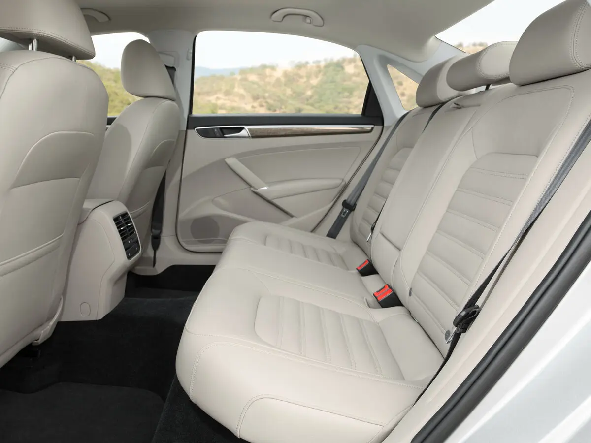 Volkswagen Passat (North America and China) I Рестайлинг Седан — сүрөт 11