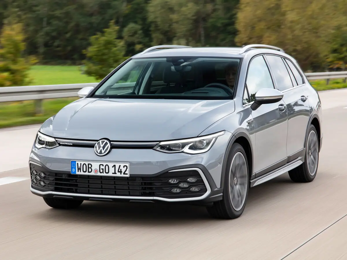 Volkswagen Golf VIII Универсал 5 дв. Alltrack — фото 3