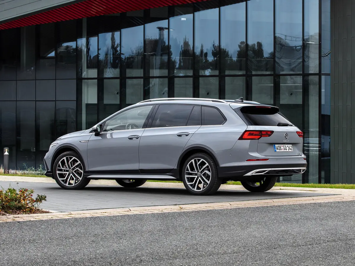 Volkswagen Golf VIII Универсал 5 дв. Alltrack — фото 4
