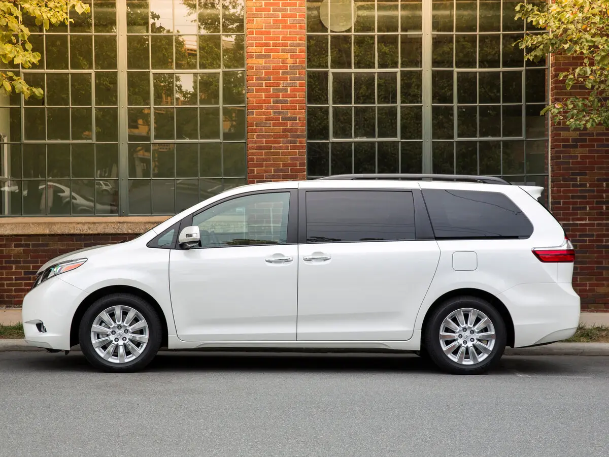 Toyota Sienna III Рестайлинг Минивэн — фото 2